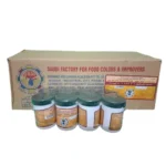 صورة لكرتون يحتوي على 80 عبوة من مسحوق لون البيض من ماركة بن عفيف بوزن 100 جرام لكل عبوة، مع عرض للعبوات البلاستيكية ذات الأغطية الخضراء والمسحوق الذهبي بداخلها.