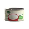 صورة لعبوة قشطة حلى (Hala Cream) باللون الأصفر المتميز بوزن 155 جرام، تظهر العبوة الفردية بجانب الكرتون الأصلي الذي يحتوي على 48 حبة.
