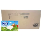 صورة لكرتون جبنة كيري الكريمية يظهر العبوة الخارجية الزرقاء والمربعات المغلفة فردياً، مثالية للمدارس والاستخدام المنزلي.